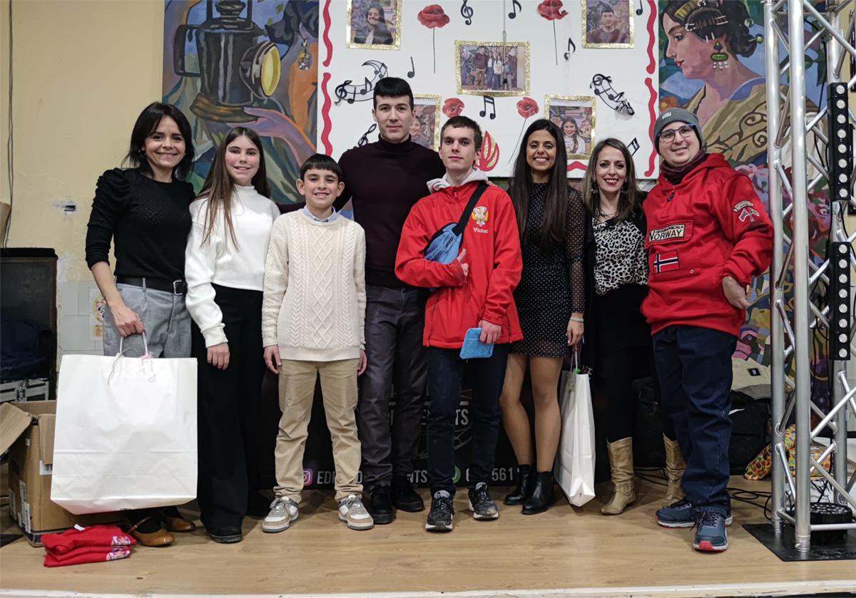 Cena de los regalicos