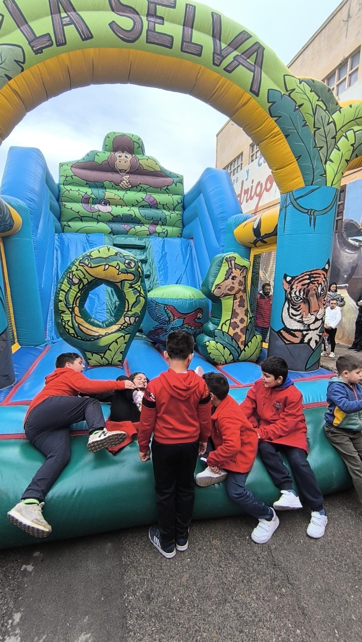 Fiesta infantil y rally humorístico