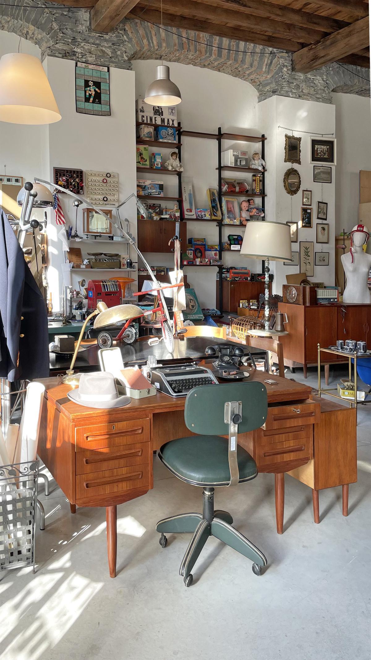 MOBILIA SRL MOBILIA SRL