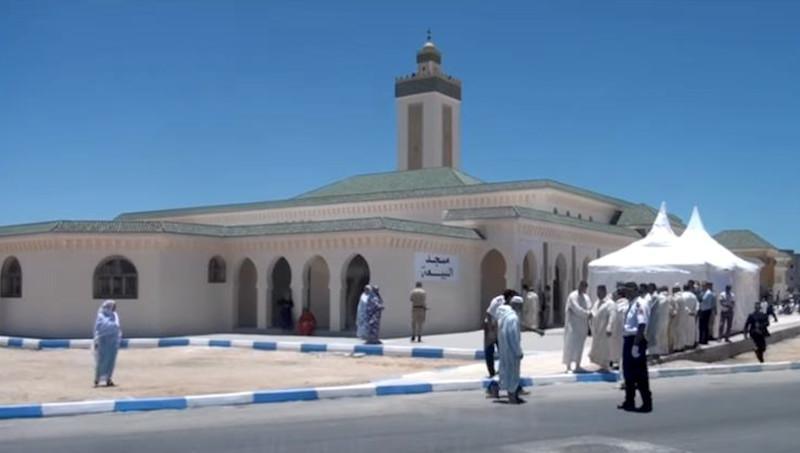 مسجد "البيعة" بالداخلة.. معلمة دينية في خدمة التأطير الروحي للمواطنين مسجد "البيعة" بالداخلة.. معلمة دينية في خدمة التأطير الروحي للمواطنين