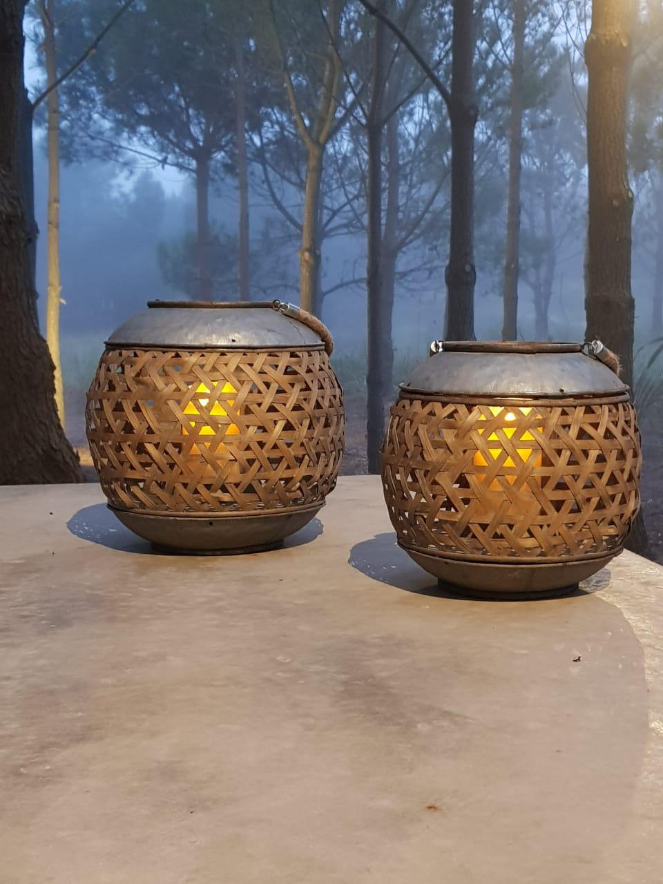 Parrilla con mesada, pileta y mesa exterior Parrilla con mesada, pileta y mesa exterior