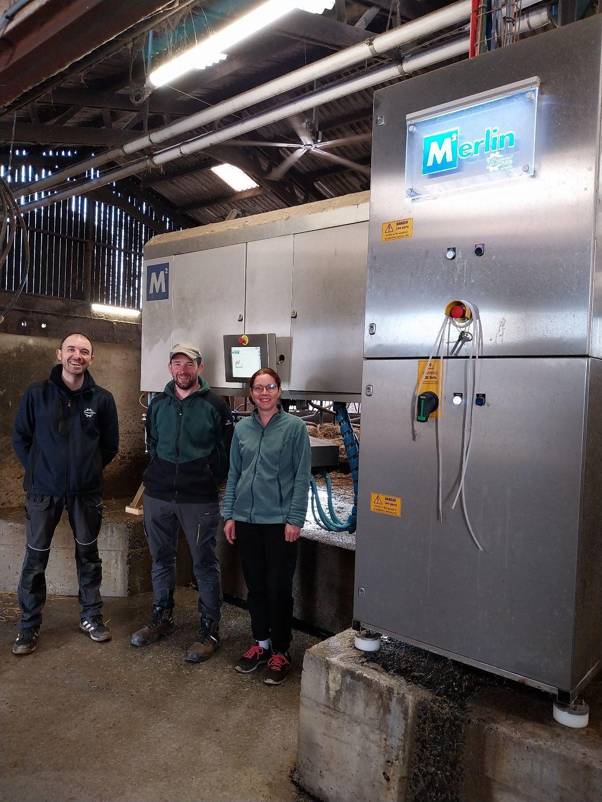 Nouvelle installation de deux robots de traite M²erlin dans les Côtes d'Armor.
