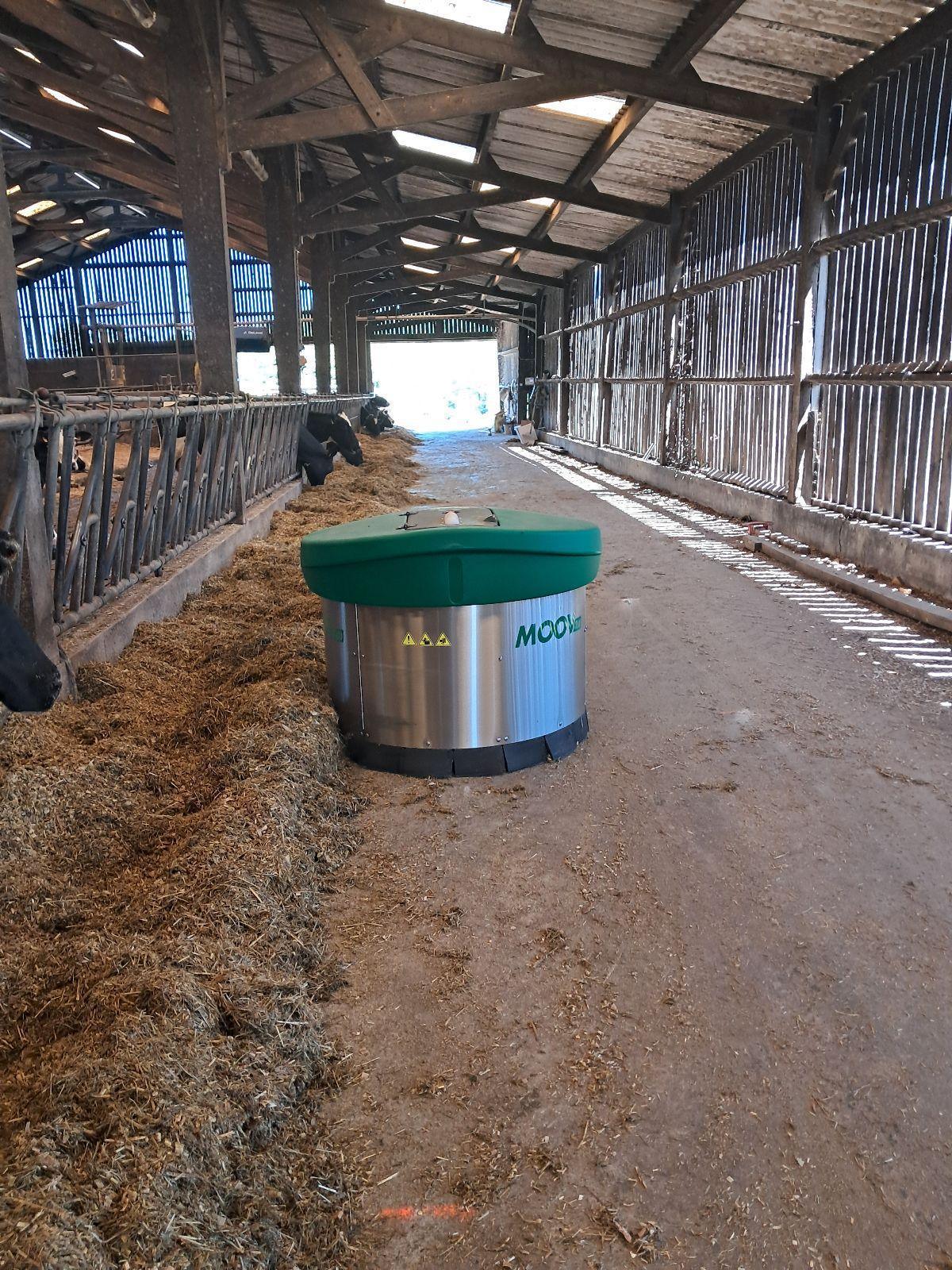 Deux nouvelles installations du robot repousse-fourrage Moov 2.0 : performance et autonomie au service de nos clients Deux nouvelles installations du robot repousse-fourrage Moov 2.0 : performance et autonomie au service de nos clients