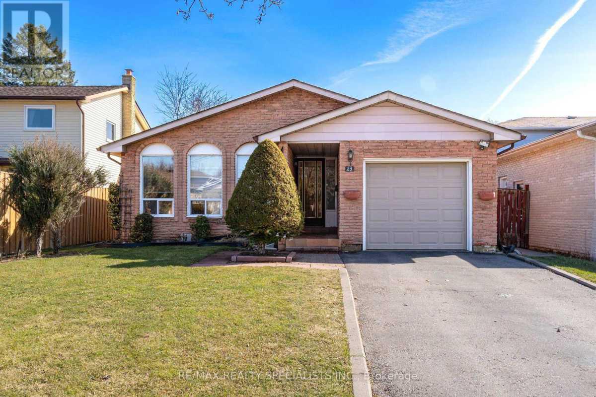 Toronto M1V1A8 | 3 Bed 2 Bath | $898,000 Toronto M1V1A8 | 3 Bed 2 Bath | $898,000