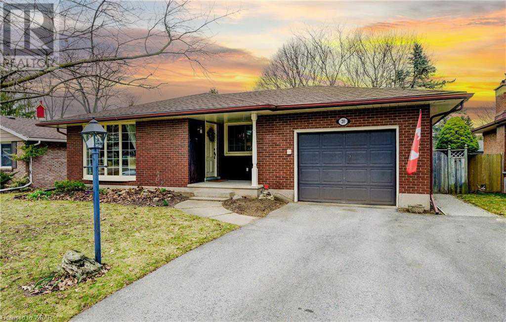 Cambridge N1S3W6 | 3 Bed 2 Bath | $699,900 Cambridge N1S3W6 | 3 Bed 2 Bath | $699,900