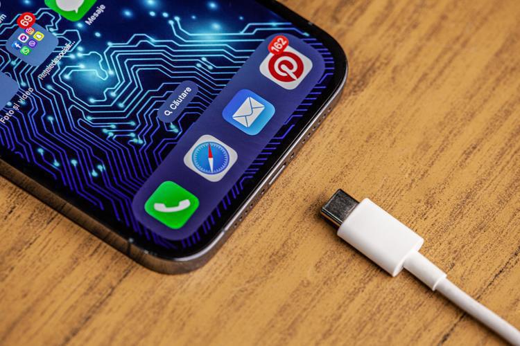 Apple reportedly backs out of OpenAI funding round Apple reportedly backs out of OpenAI funding round