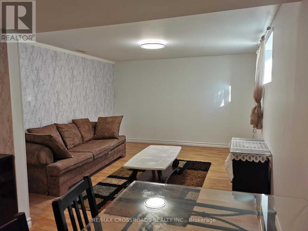 Richmond Hill L4C2P3 | BSMT 2 Bed 2 Bath | $1,950 Richmond Hill L4C2P3 | BSMT 2 Bed 2 Bath | $1,950