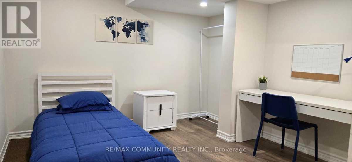 Toronto M1C3Z9 | 3 Bed 2 Bath | $1,250 Toronto M1C3Z9 | 3 Bed 2 Bath | $1,250