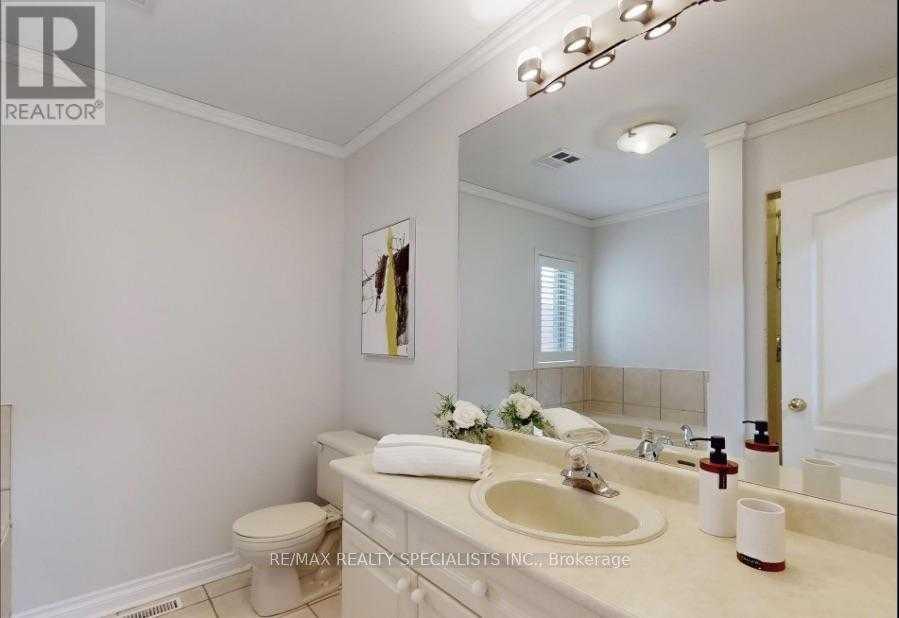 Mississauga L5W1C4 | 3 Bed 3 Bath | $3,400 Mississauga L5W1C4 | 3 Bed 3 Bath | $3,400