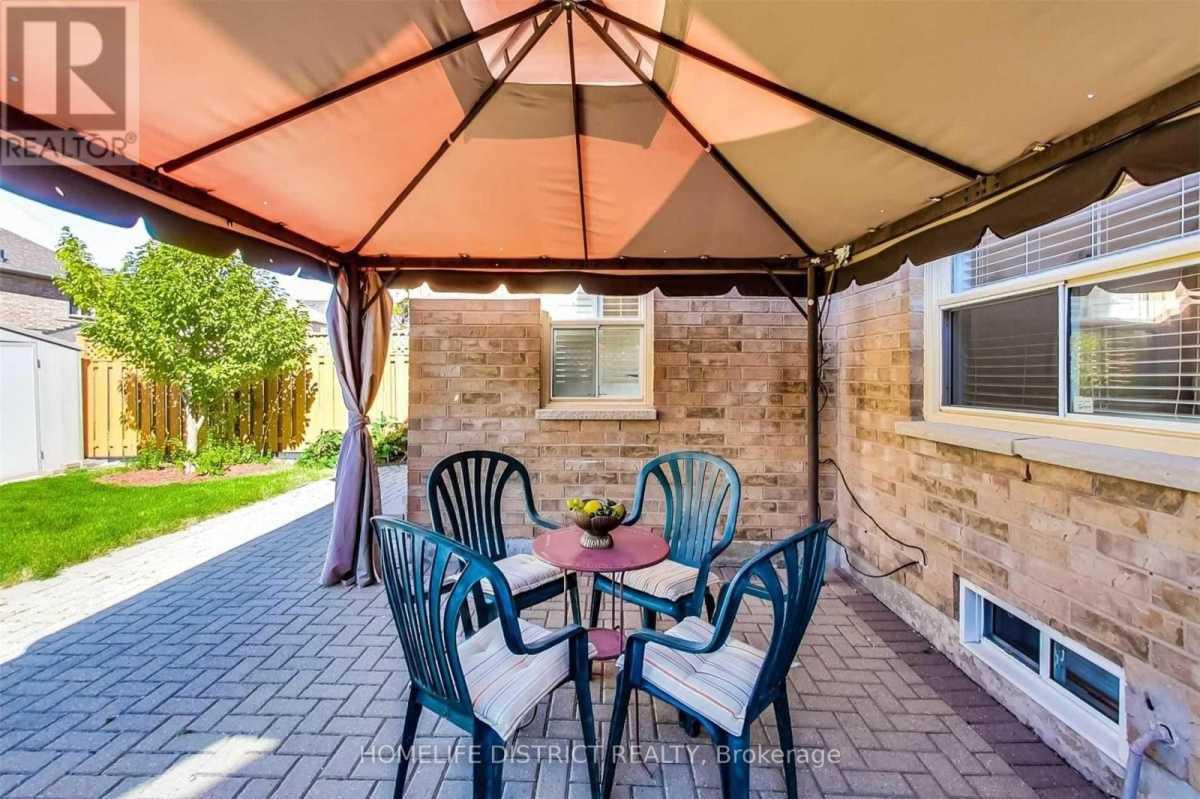 Vaughan L6A2K4 | 3+1 Bed 3 Bath | $3,800 Vaughan L6A2K4 | 3+1 Bed 3 Bath | $3,800