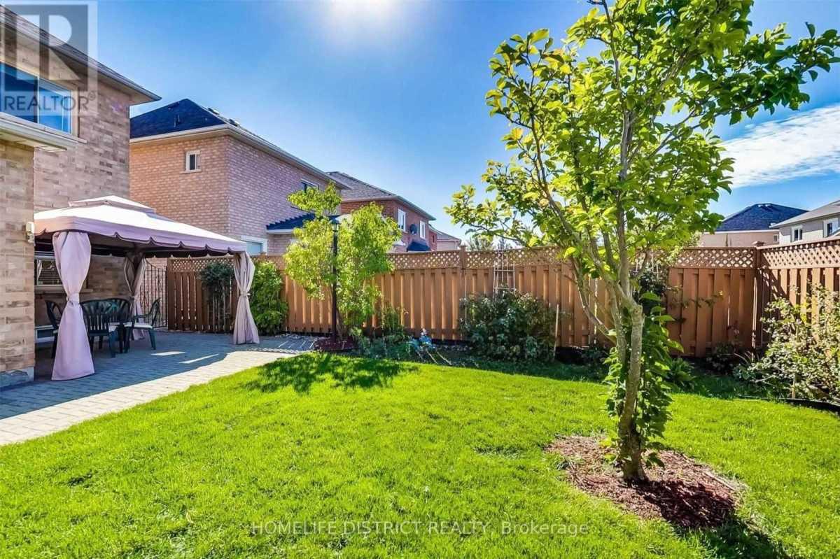 Vaughan L6A2K4 | 3+1 Bed 3 Bath | $3,800 Vaughan L6A2K4 | 3+1 Bed 3 Bath | $3,800