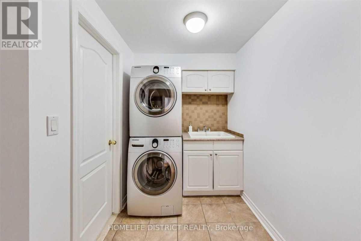 Vaughan L6A2K4 | 3+1 Bed 3 Bath | $3,800 Vaughan L6A2K4 | 3+1 Bed 3 Bath | $3,800