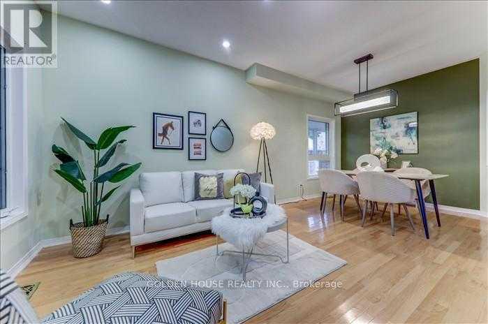 Richmond Hill L4C0R2 | 4+1 Bed 3 Bath | $3,400 Richmond Hill L4C0R2 | 4+1 Bed 3 Bath | $3,400