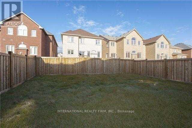 Vaughan L6A0Y2 | 5 Bed 4 Bath | $4,500 Vaughan L6A0Y2 | 5 Bed 4 Bath | $4,500