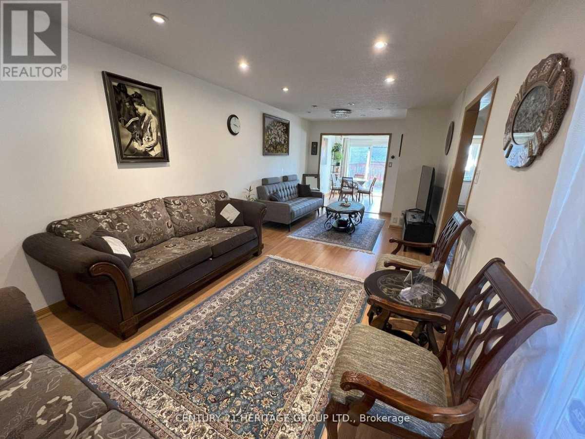 Vaughan L4J3A5 | 3 Bed 3 Bath | $3,800 Vaughan L4J3A5 | 3 Bed 3 Bath | $3,800