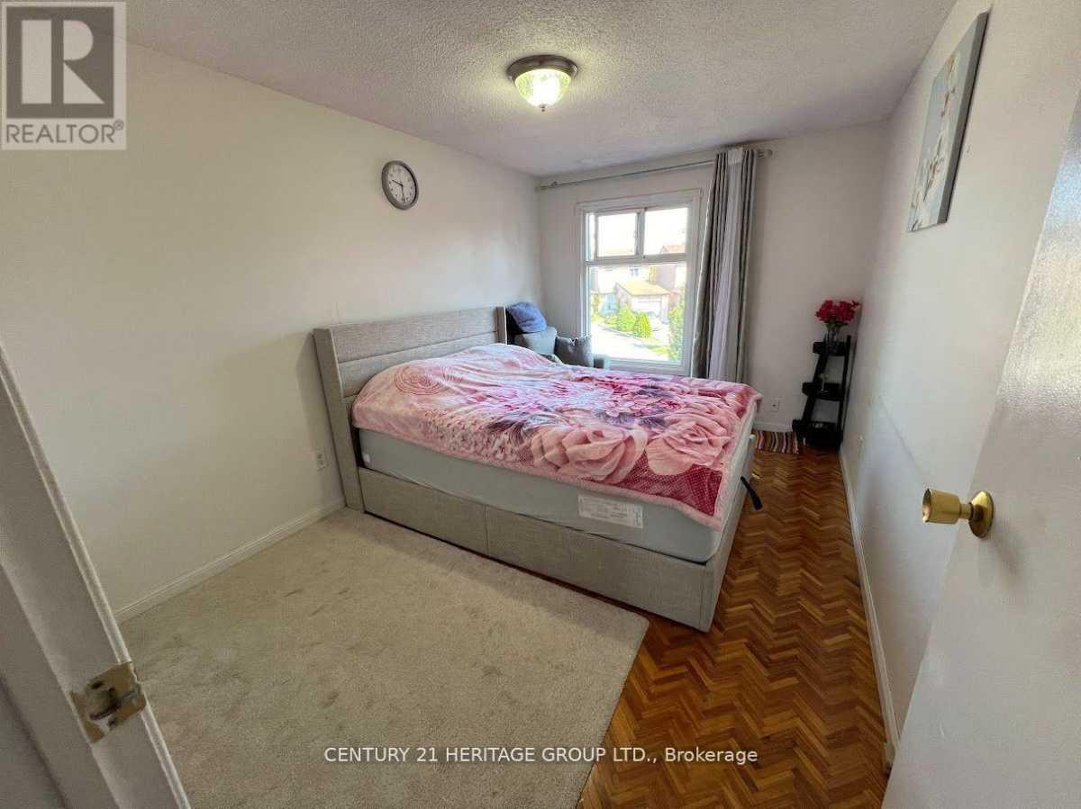 Vaughan L4J3A5 | 3 Bed 3 Bath | $3,800 Vaughan L4J3A5 | 3 Bed 3 Bath | $3,800