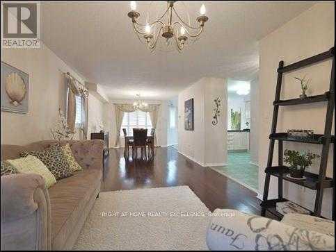 Mississauga L5V2K6 | 3+1 Bed 4 Bath | $3,845 Mississauga L5V2K6 | 3+1 Bed 4 Bath | $3,845