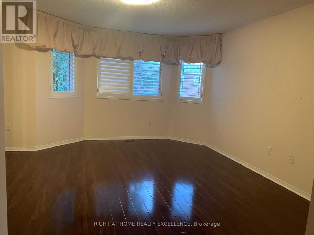 Mississauga L5V2K6 | 3+1 Bed 4 Bath | $3,845 Mississauga L5V2K6 | 3+1 Bed 4 Bath | $3,845