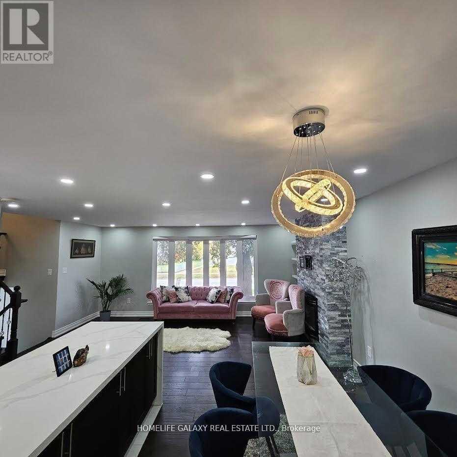 Mississauga L5E2H9 | 4 Bed 3 Bath | $4,900 Mississauga L5E2H9 | 4 Bed 3 Bath | $4,900