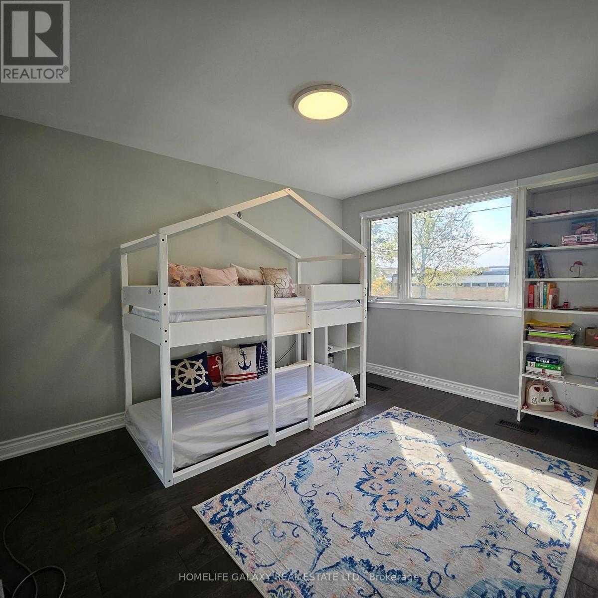 Mississauga L5E2H9 | 4 Bed 3 Bath | $4,900 Mississauga L5E2H9 | 4 Bed 3 Bath | $4,900