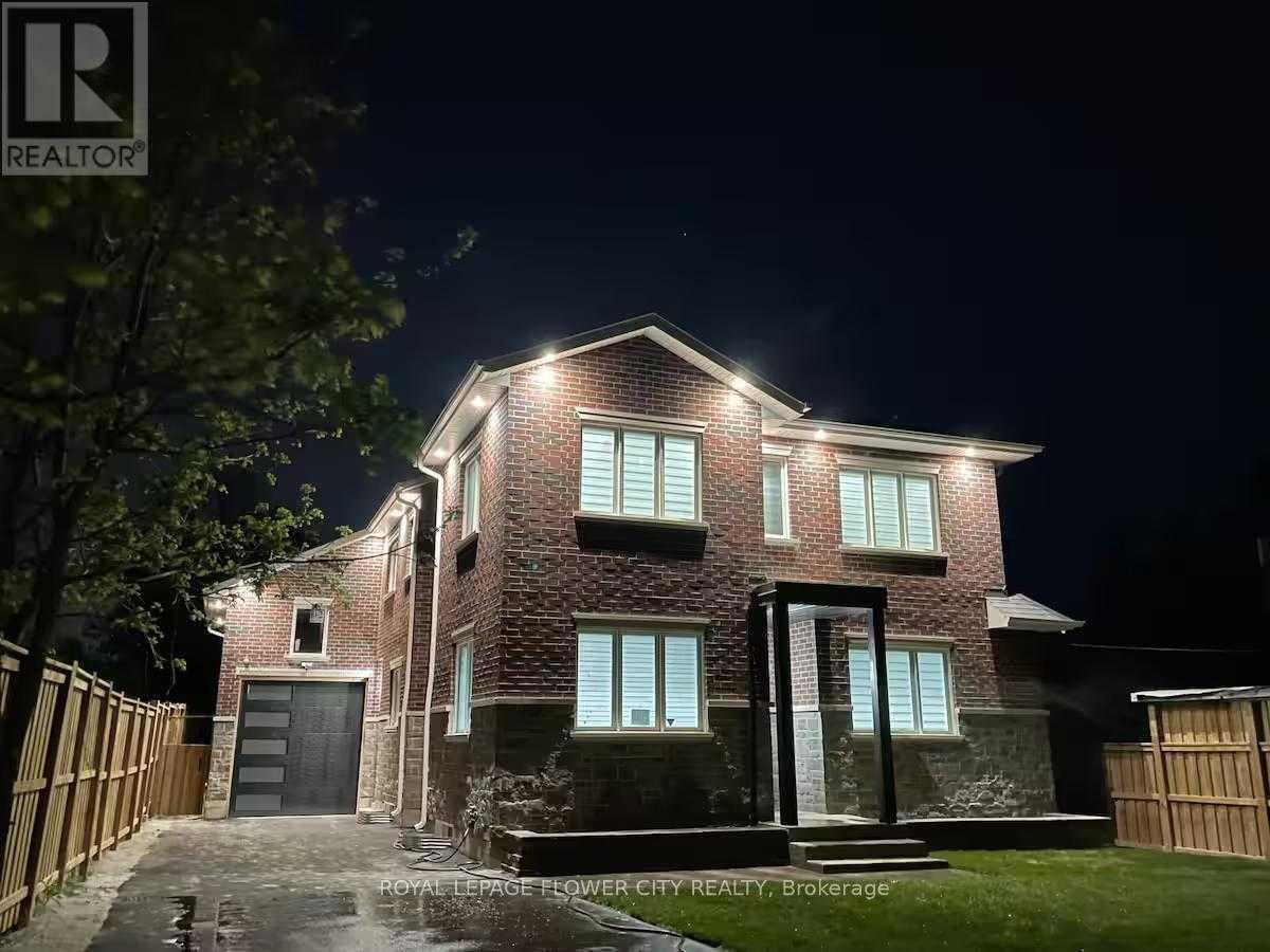 Mississauga L5E2N7 | 4 Bed 3 Bath | $4,800 Mississauga L5E2N7 | 4 Bed 3 Bath | $4,800
