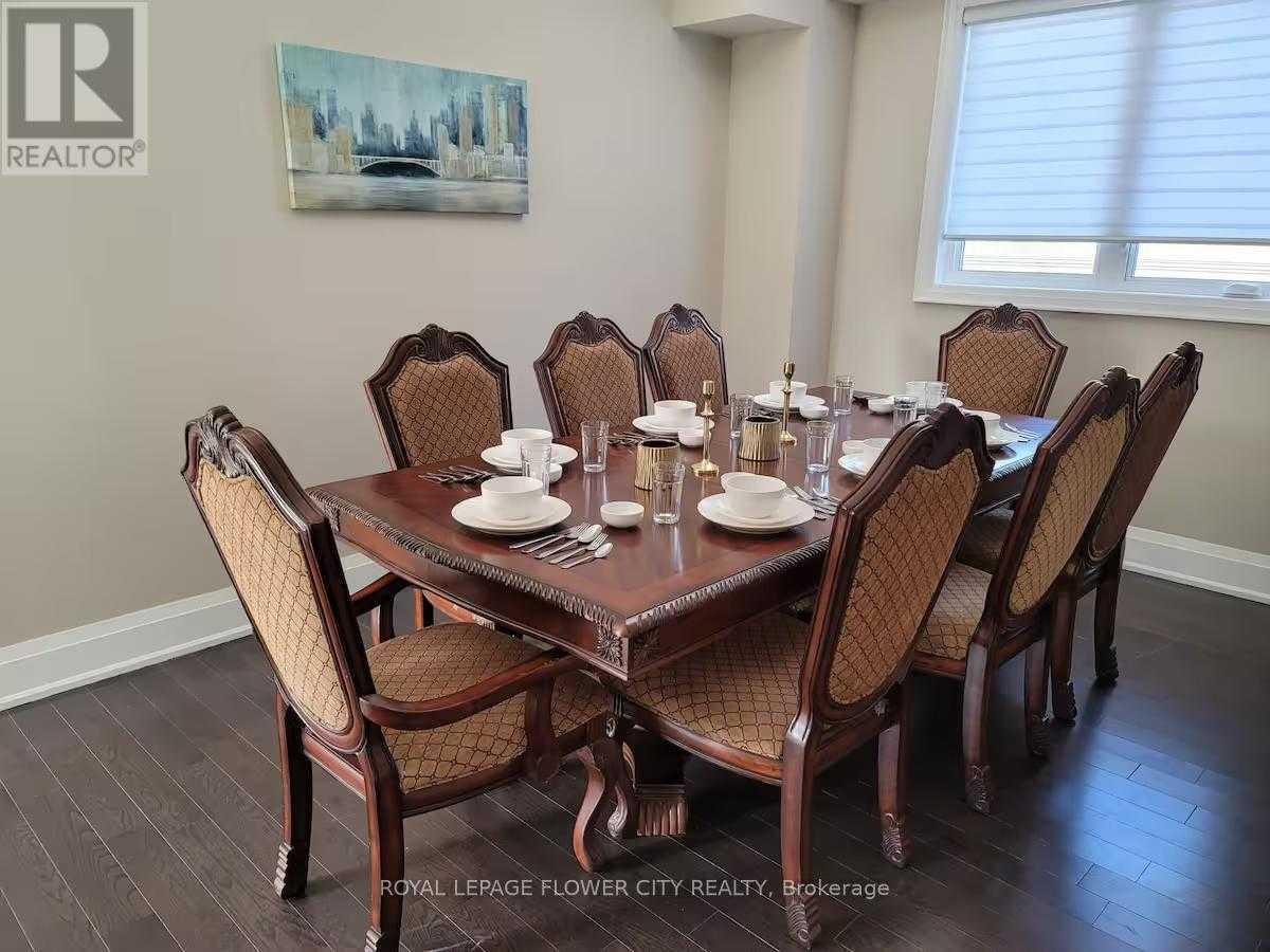Mississauga L5E2N7 | 4 Bed 3 Bath | $4,800 Mississauga L5E2N7 | 4 Bed 3 Bath | $4,800