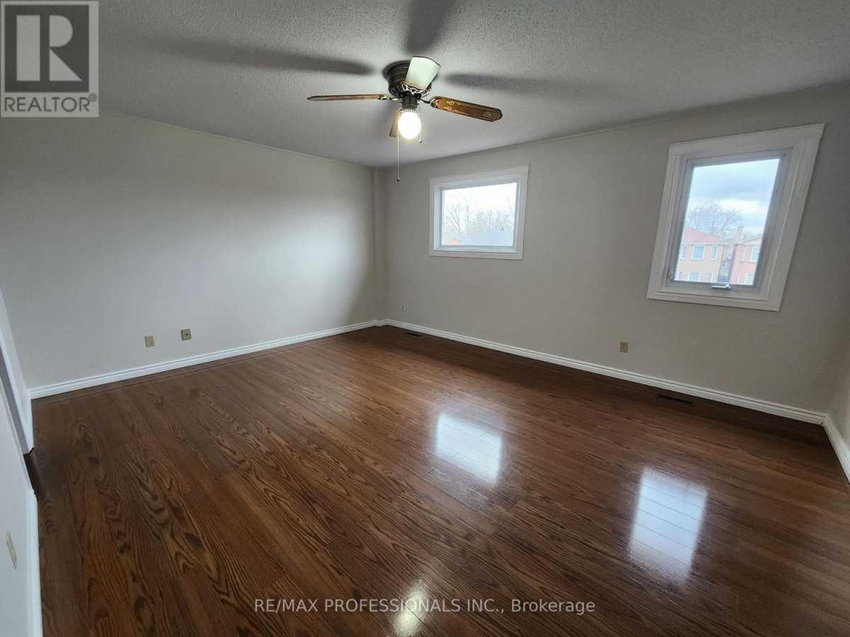 Mississauga L5M3V8 | 4+2 Bed 4 Bath | $4,300 Mississauga L5M3V8 | 4+2 Bed 4 Bath | $4,300