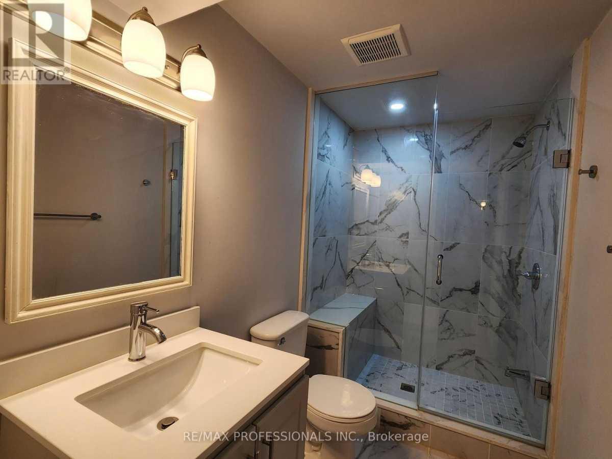 Mississauga L5M3V8 | 4+2 Bed 4 Bath | $4,300 Mississauga L5M3V8 | 4+2 Bed 4 Bath | $4,300