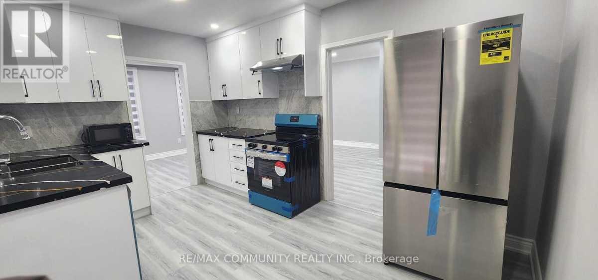 Toronto | MAIN 3 Bed 1 Bath | $2,900 Toronto | MAIN 3 Bed 1 Bath | $2,900