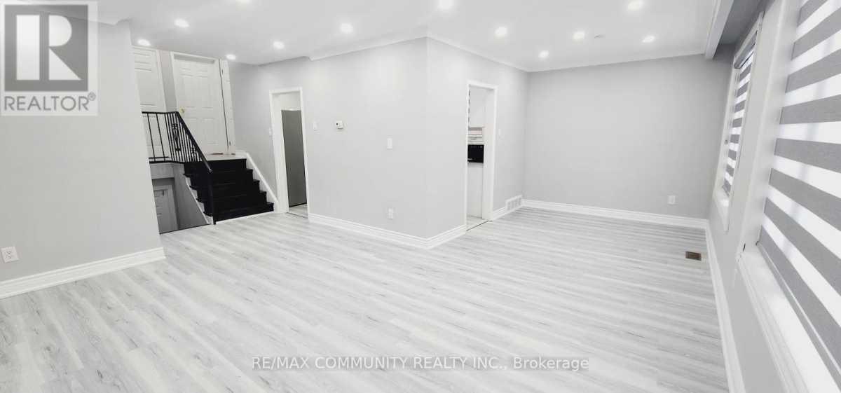 Toronto | MAIN 3 Bed 1 Bath | $2,900 Toronto | MAIN 3 Bed 1 Bath | $2,900