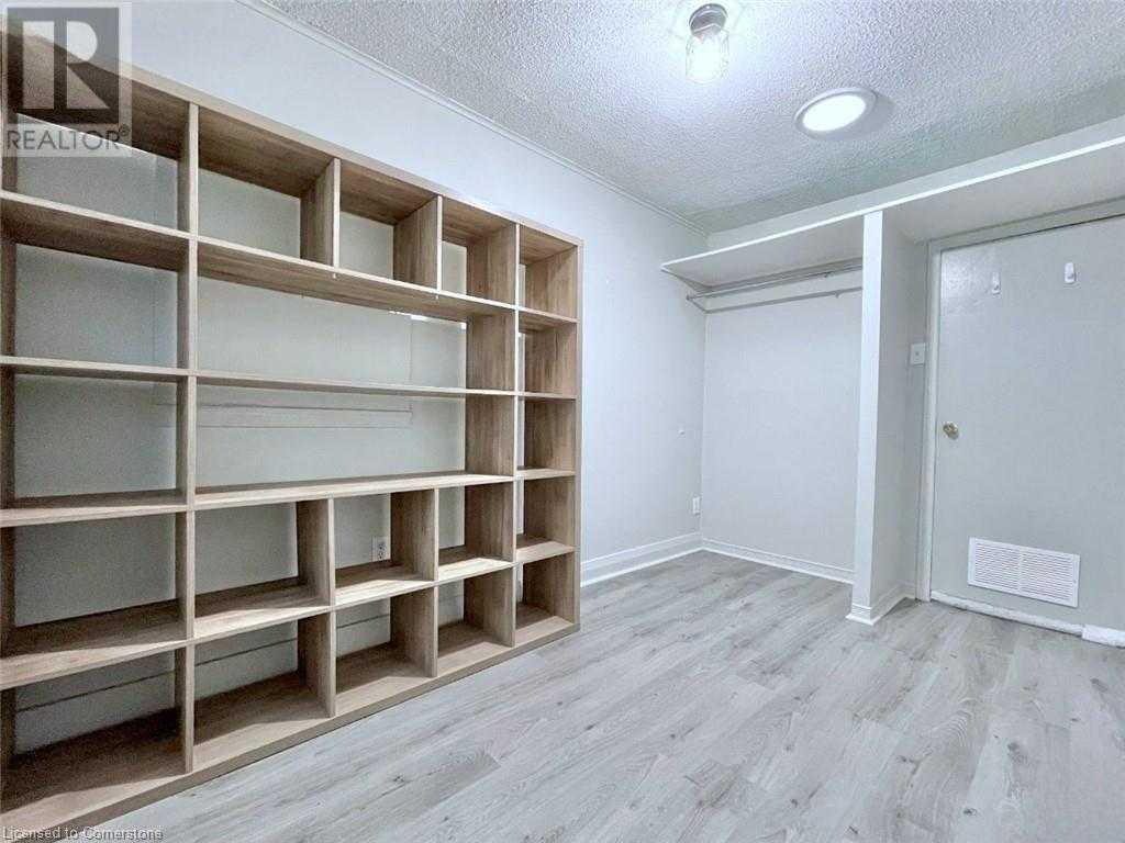 Scarborough M1L3B1 | 2 Bed 1 Bath | $3,400 Scarborough M1L3B1 | 2 Bed 1 Bath | $3,400