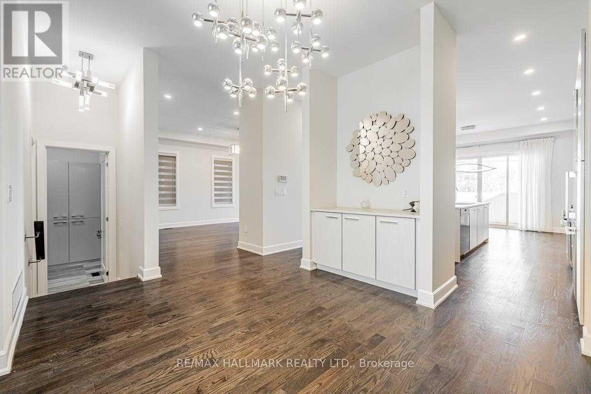 Vaughan L6A4W8 | 4+1 Bed 5 Bath | $5,990 Vaughan L6A4W8 | 4+1 Bed 5 Bath | $5,990