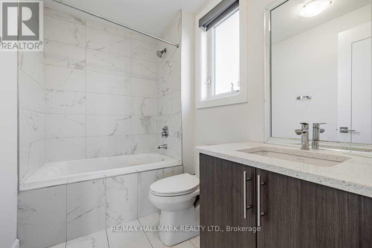 Vaughan L6A4W8 | 4+1 Bed 5 Bath | $5,990 Vaughan L6A4W8 | 4+1 Bed 5 Bath | $5,990