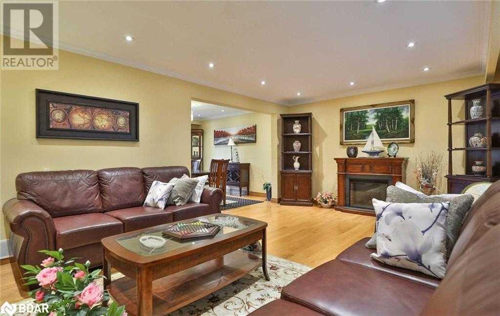 Mississauga L5K1H9 | 4+1 Bed 4 Bath | $5,200 Mississauga L5K1H9 | 4+1 Bed 4 Bath | $5,200