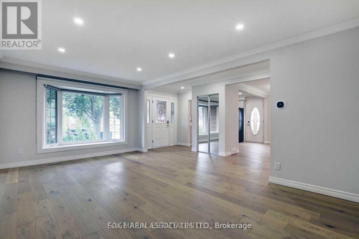 Mississauga L5C1K3 | 3+1 Bed 2 Bath | $3,900 Mississauga L5C1K3 | 3+1 Bed 2 Bath | $3,900