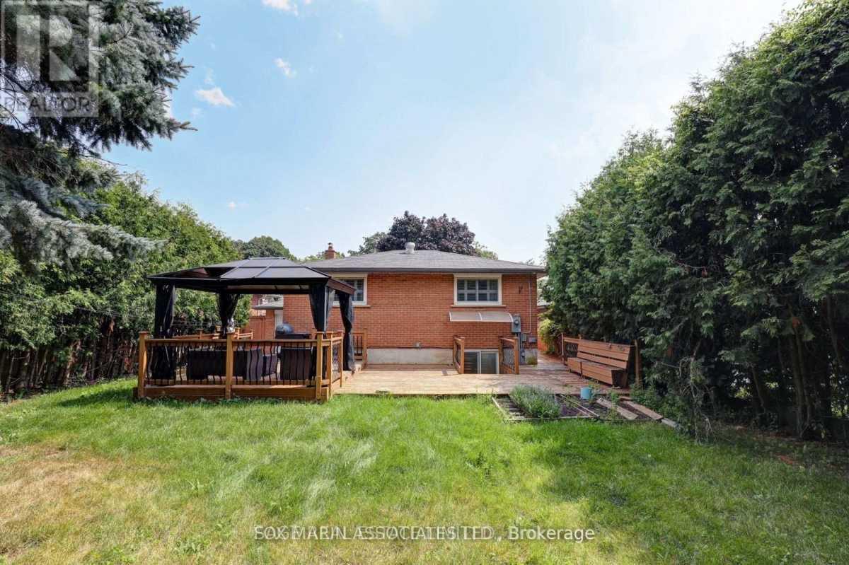 Mississauga L5C1K3 | 3+1 Bed 2 Bath | $3,900 Mississauga L5C1K3 | 3+1 Bed 2 Bath | $3,900