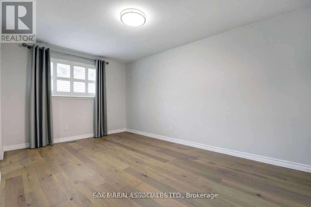 Mississauga L5C1K3 | 3+1 Bed 2 Bath | $3,900 Mississauga L5C1K3 | 3+1 Bed 2 Bath | $3,900