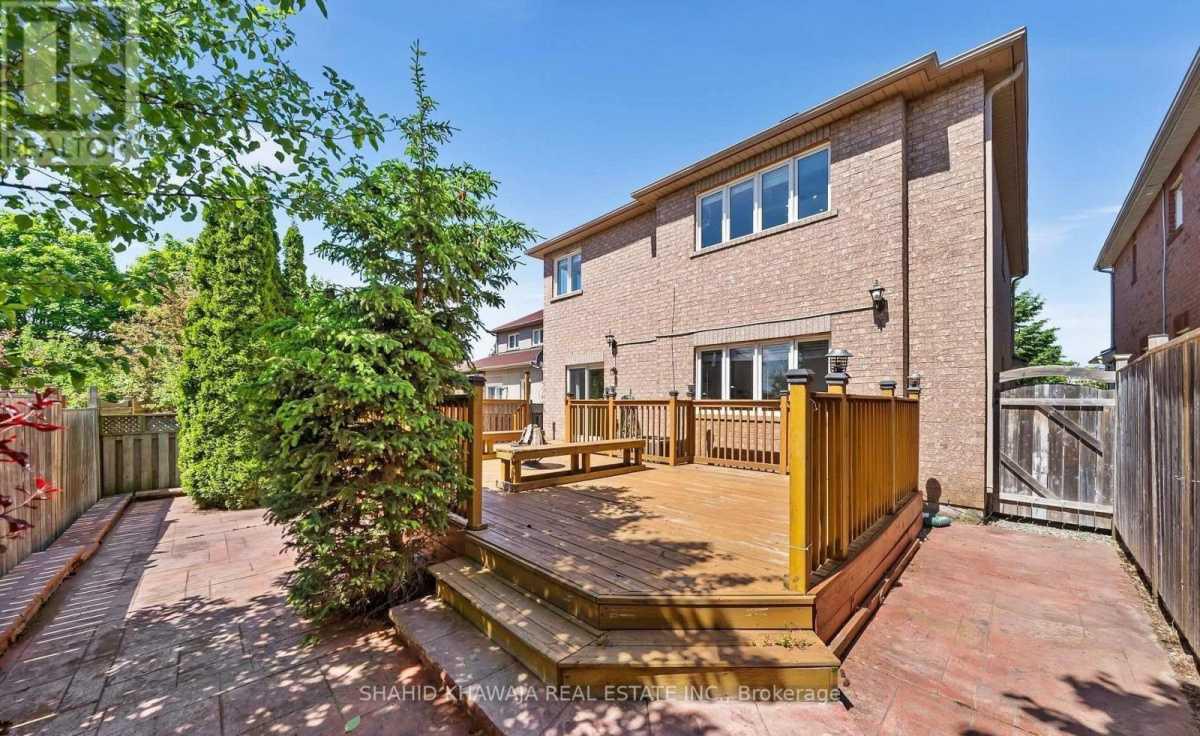 Mississauga L5W1K7 | 4 Bed 4 Bath | $4,200 Mississauga L5W1K7 | 4 Bed 4 Bath | $4,200