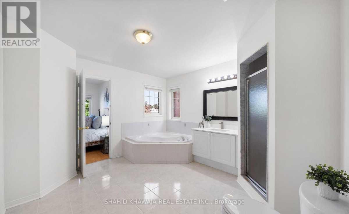 Mississauga L5W1K7 | 4 Bed 4 Bath | $4,200 Mississauga L5W1K7 | 4 Bed 4 Bath | $4,200