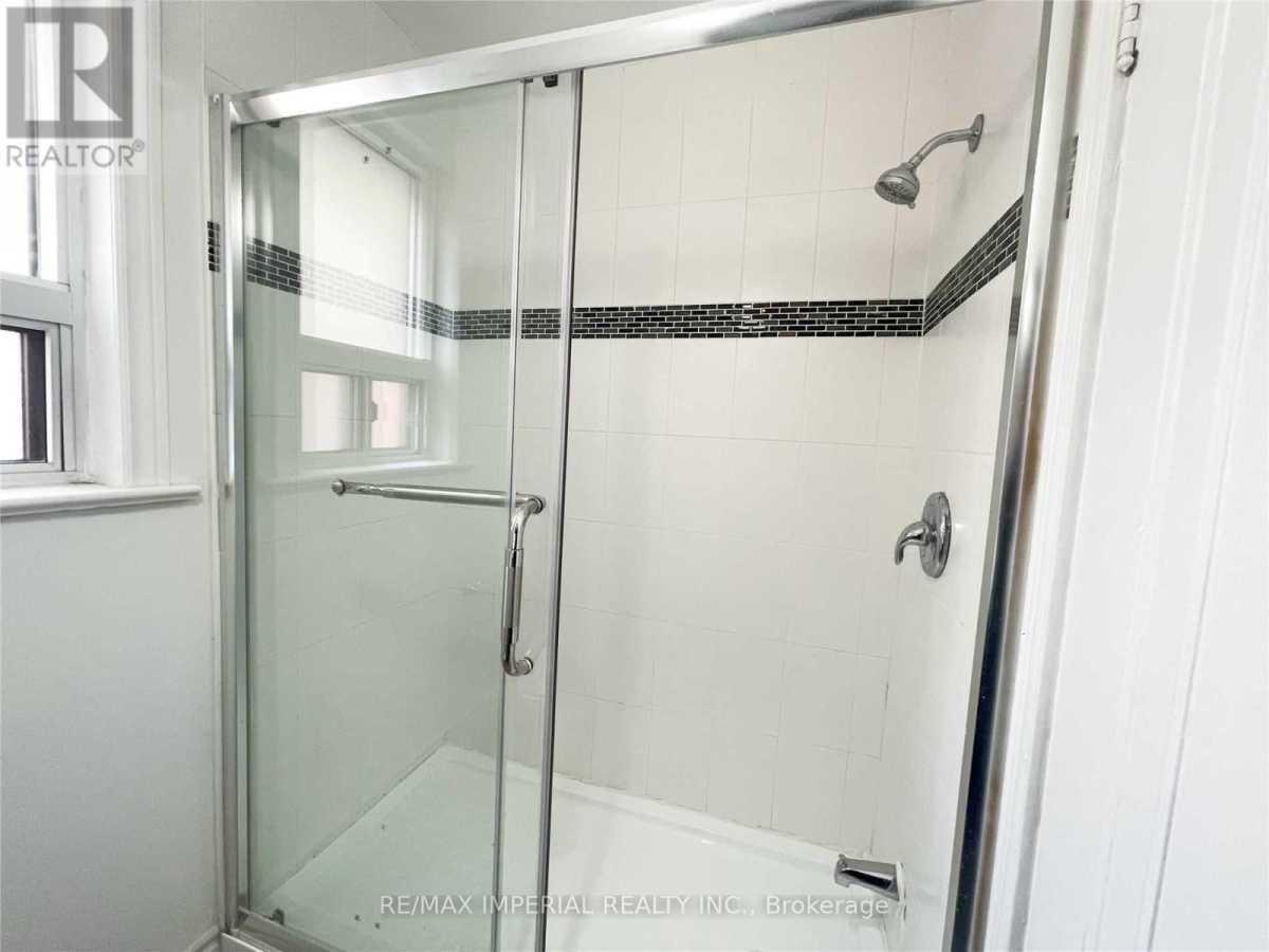 Toronto M8Z4V8 | 2+2 Bed 2 Bath | $3,500