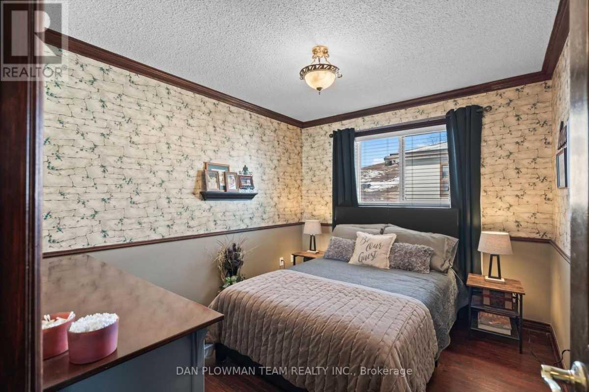 Mississauga L5C1X5 | 4 Bed 2 Bath | $795,000 Mississauga L5C1X5 | 4 Bed 2 Bath | $795,000