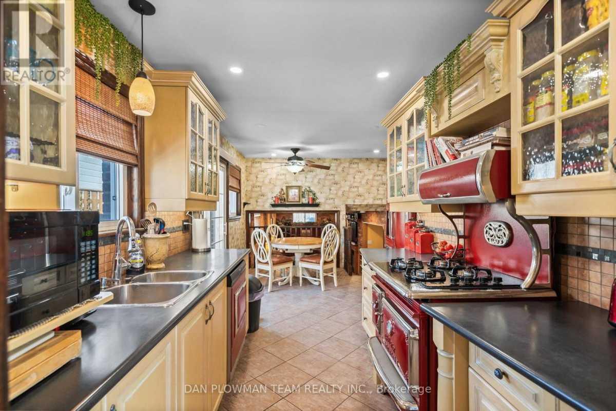 Mississauga L5C1X5 | 4 Bed 2 Bath | $795,000 Mississauga L5C1X5 | 4 Bed 2 Bath | $795,000