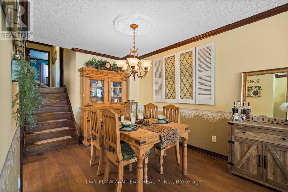 Mississauga L5C1X5 | 4 Bed 2 Bath | $795,000 Mississauga L5C1X5 | 4 Bed 2 Bath | $795,000