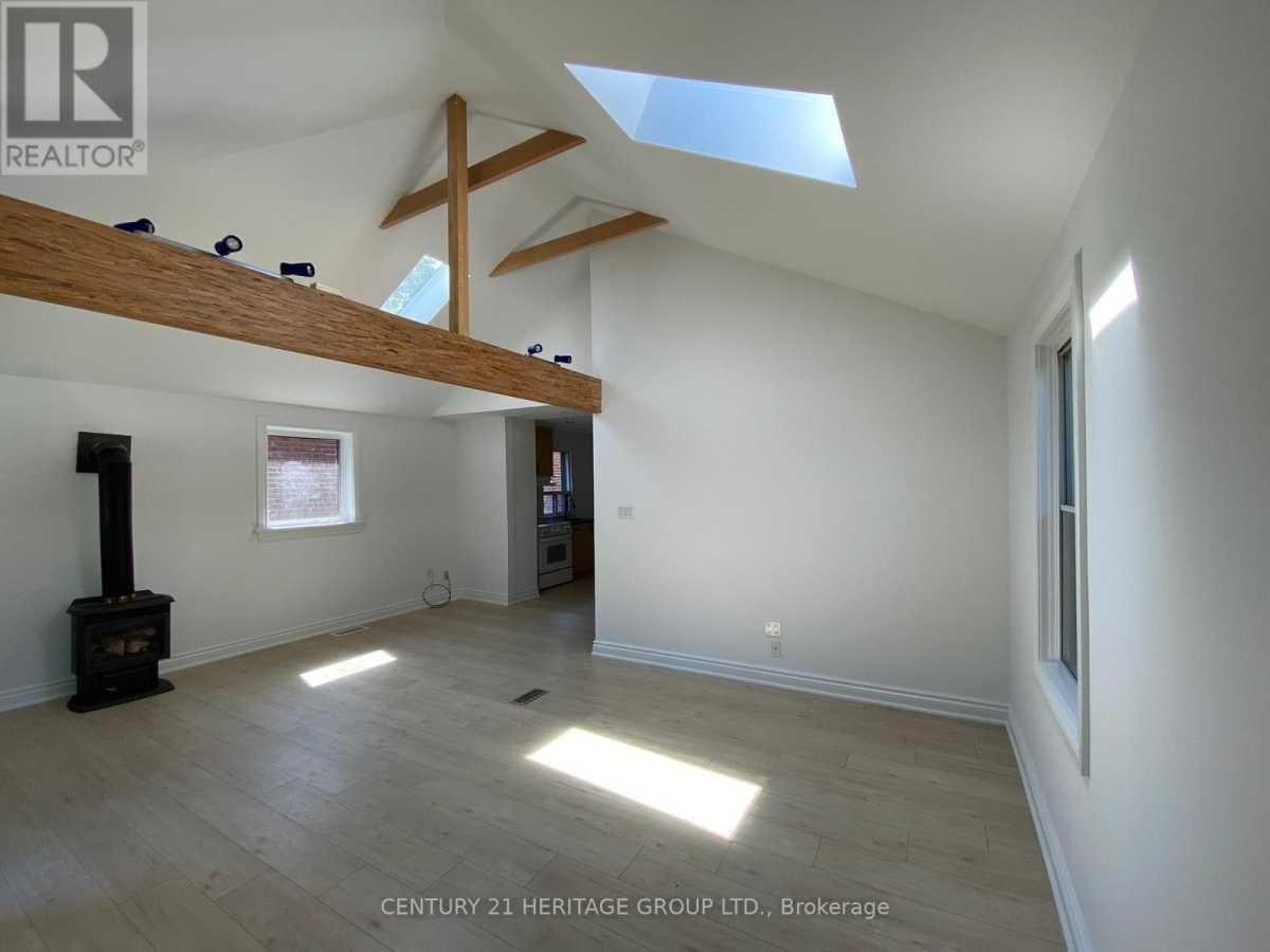 Toronto M8V3H4 | 2 Bed 2 Bath | $3,350 Toronto M8V3H4 | 2 Bed 2 Bath | $3,350