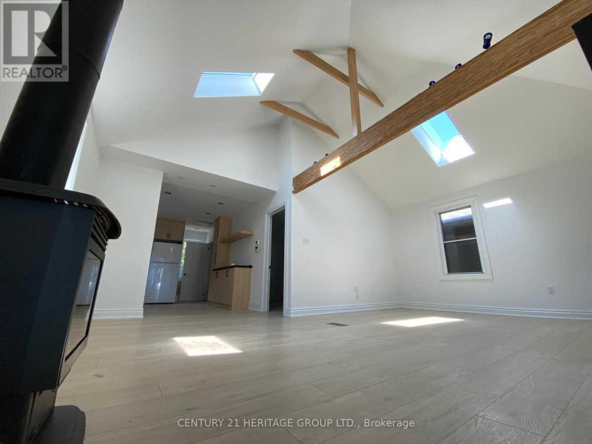 Toronto M8V3H4 | 2 Bed 2 Bath | $3,350 Toronto M8V3H4 | 2 Bed 2 Bath | $3,350