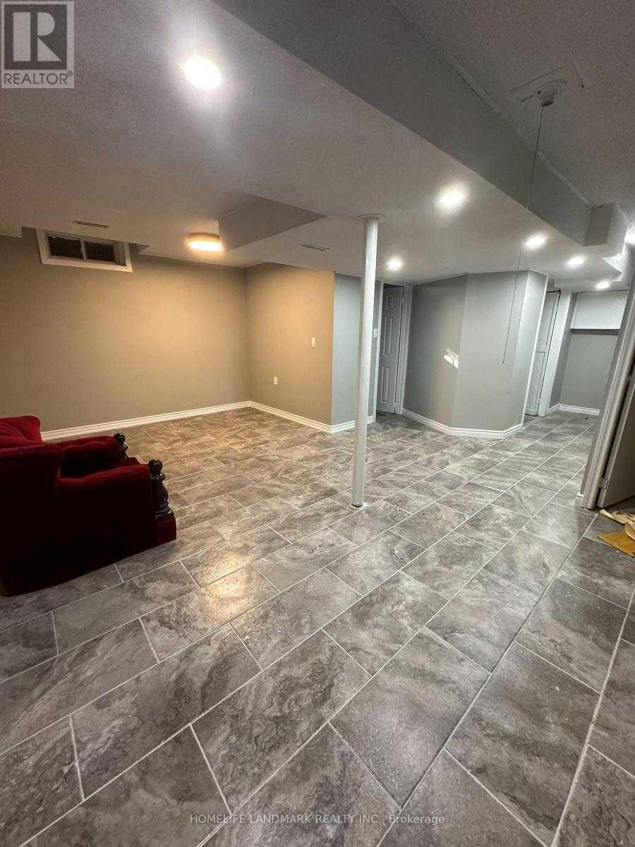 Mississauga L5B3K9 | 3+1 Bed 3 Bath | $3,680 Mississauga L5B3K9 | 3+1 Bed 3 Bath | $3,680