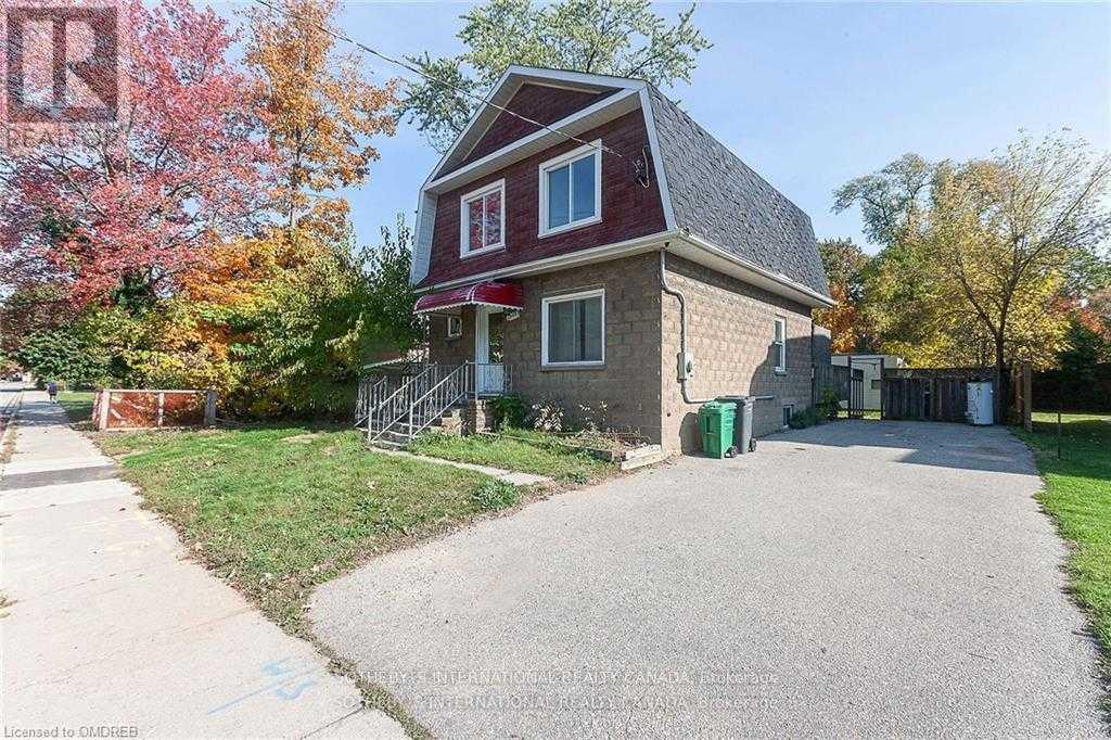 Mississauga L5J1L2 | 4 Bed 2 Bath | $3,450 Mississauga L5J1L2 | 4 Bed 2 Bath | $3,450