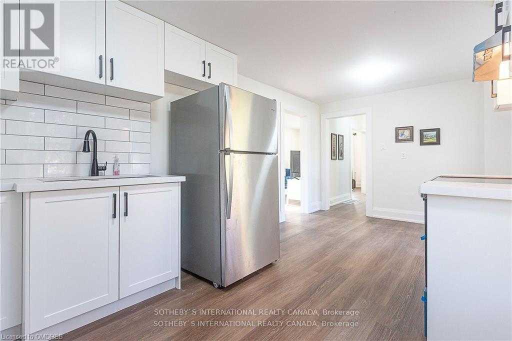 Mississauga L5J1L2 | 4 Bed 2 Bath | $3,450