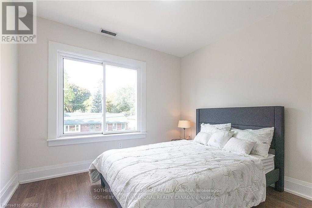 Mississauga L5J1L2 | 4 Bed 2 Bath | $3,450