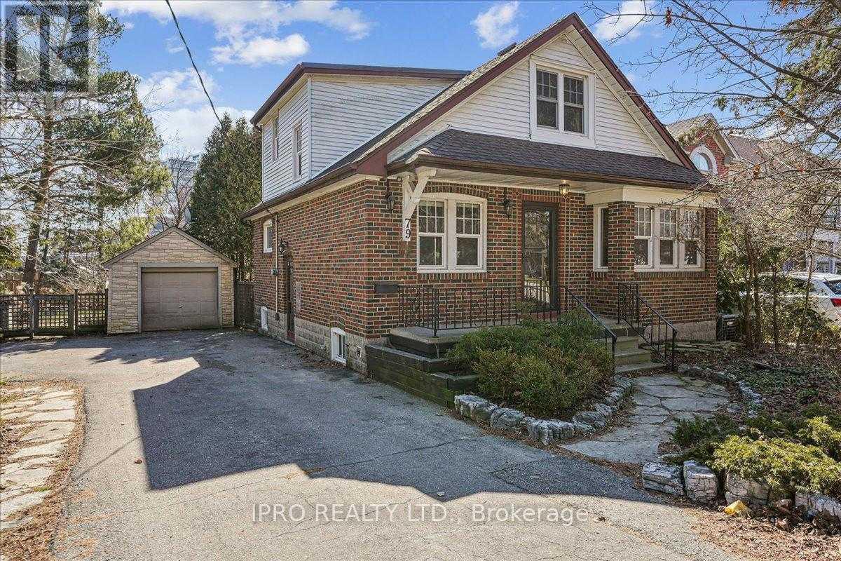 Mississauga L5H1K3 | 3 Bed 2 Bath | $3,200